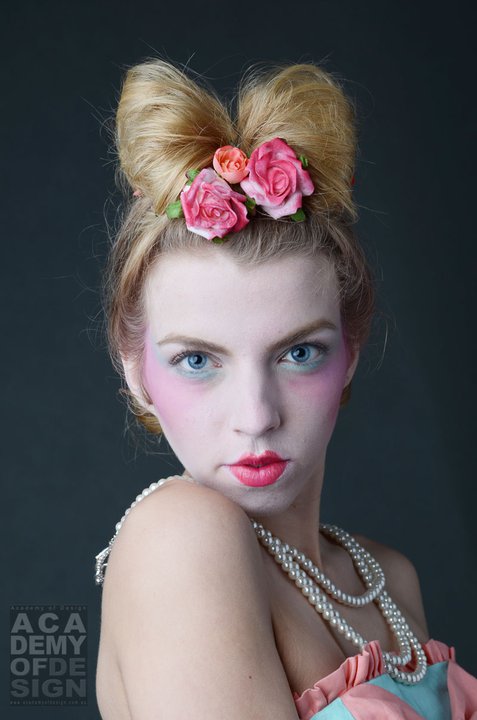 Female model photo shoot of Holly Hughes 2Hdesigns