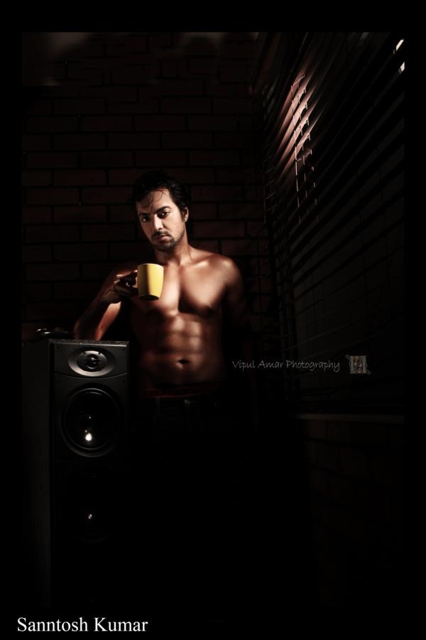 Male model photo shoot of Sanntosh Kumar