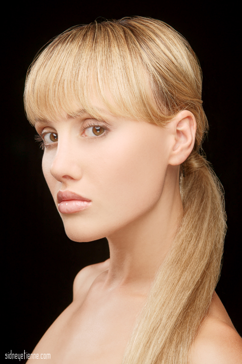 Female model photo shoot of Kristina Tura