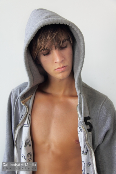 Male model photo shoot of CallinoisArt and e0n in LA