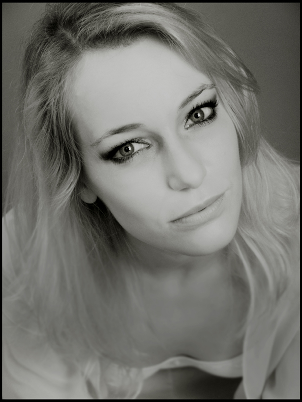 Female model photo shoot of Lynn Belgium