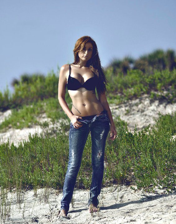Female model photo shoot of Jordan Robyn