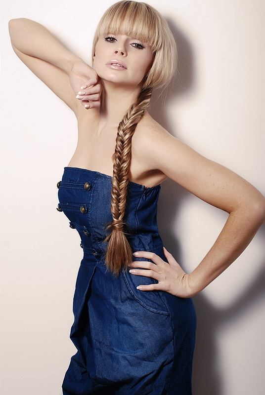 Female model photo shoot of Glace Vanille