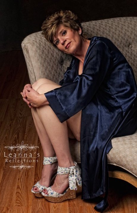 Female model photo shoot of Miss Julie Machelle by Leannas Reflections in Roseburg, Oregon