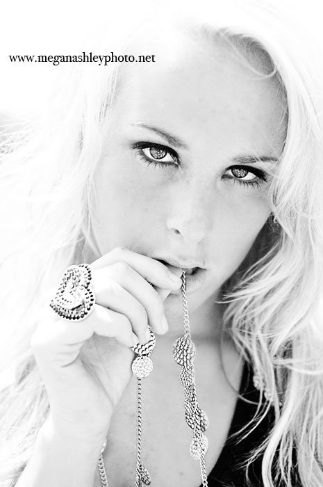 Female model photo shoot of Samantha Levine