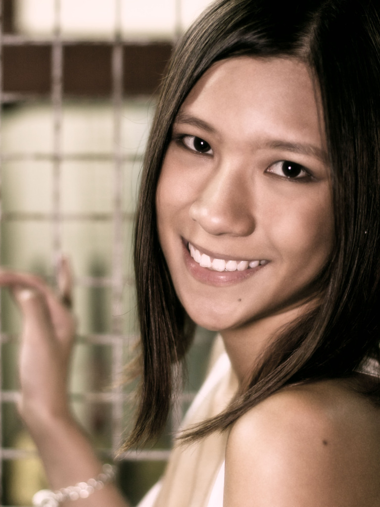 Female model photo shoot of rafoong