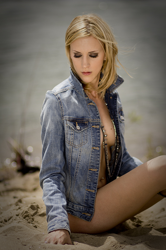 Female model photo shoot of Kelsey LP by Faulty Focus
