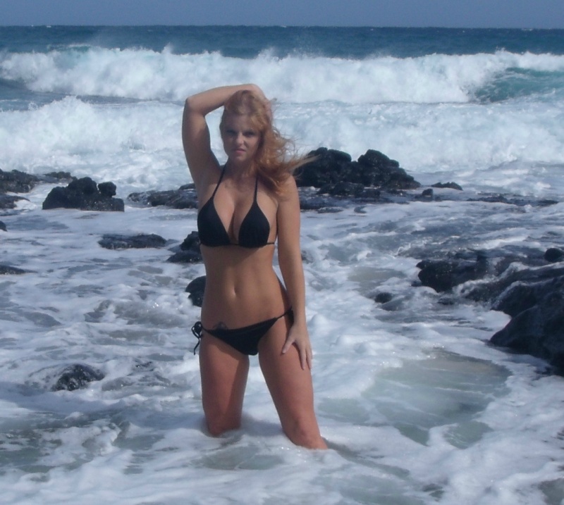 Female model photo shoot of Summer Ramey in Honolulu, Hawaii