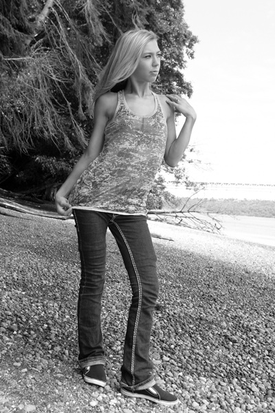 Female model photo shoot of ChelseyMarie91