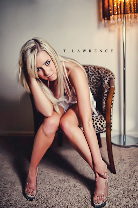 Female model photo shoot of ToneeLawrence