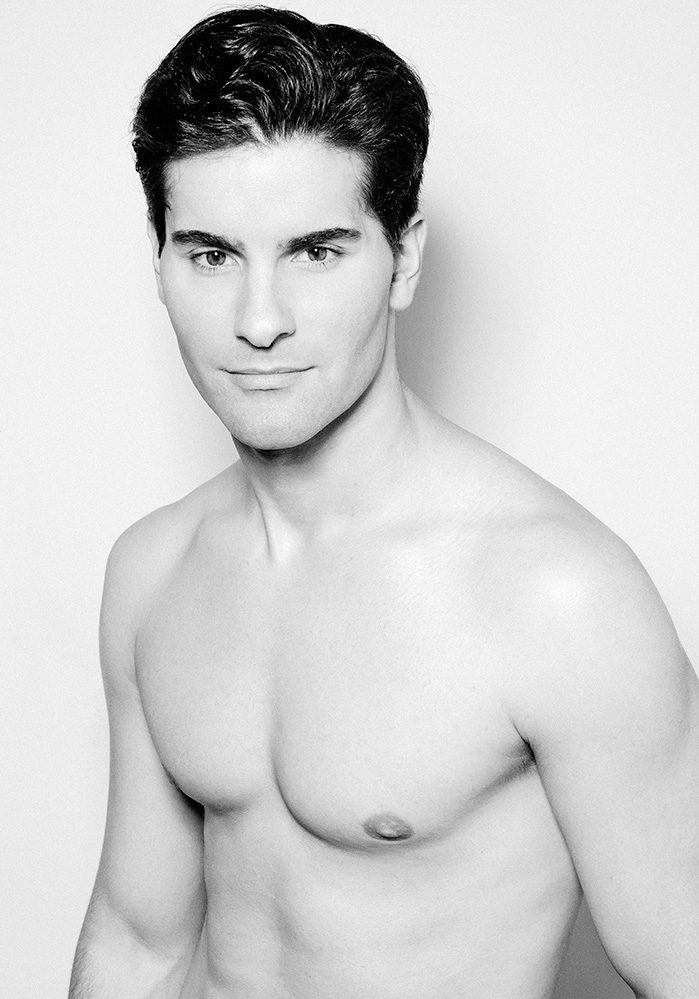 Male model photo shoot of David Oliva Docando