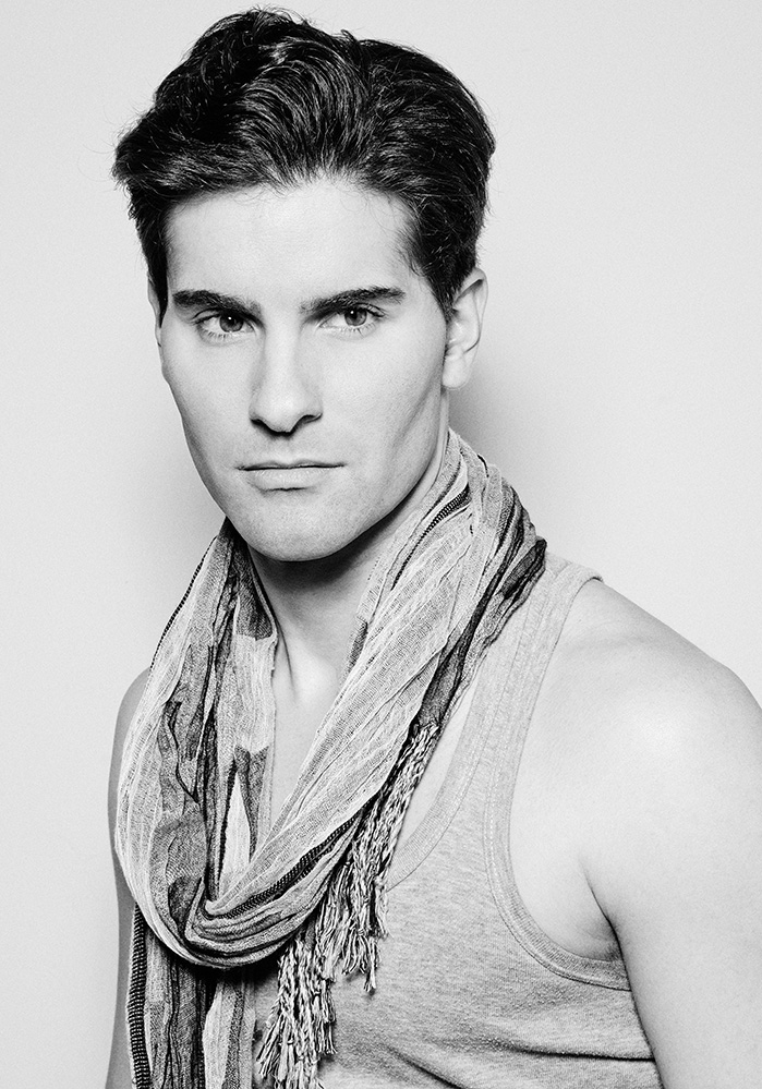 Male model photo shoot of David Oliva Docando