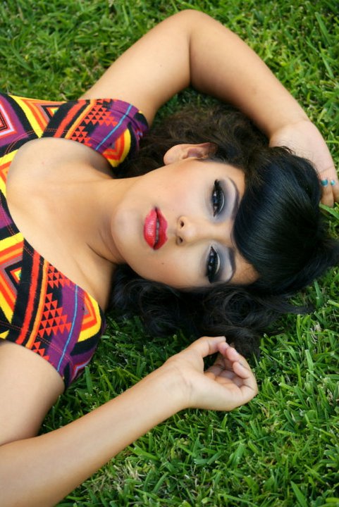Female model photo shoot of Evelyn Rosales