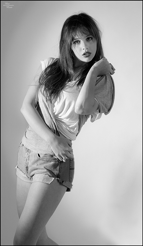 Female model photo shoot of Stoney Hunnemann