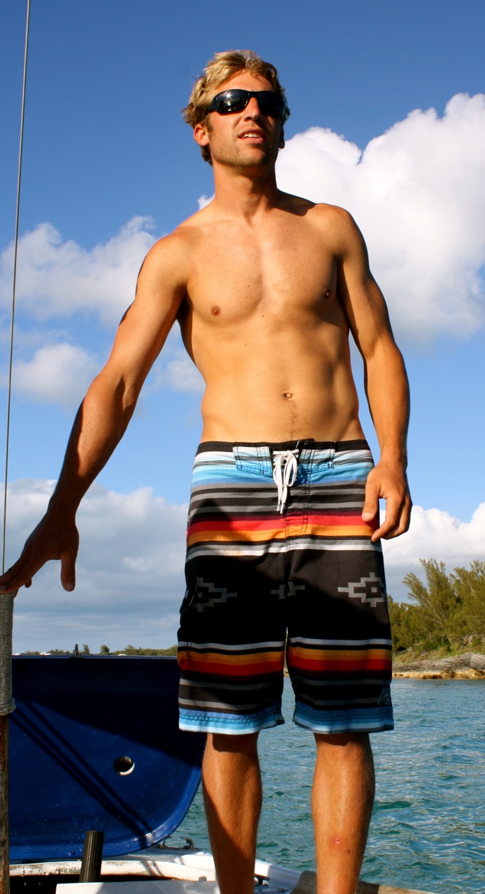 Male model photo shoot of Eevoecen Human in Bermuda