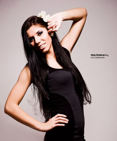 Female model photo shoot of Izabela Wowry