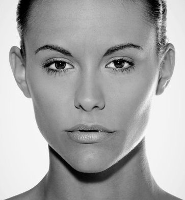 Female model photo shoot of Lauren Warner