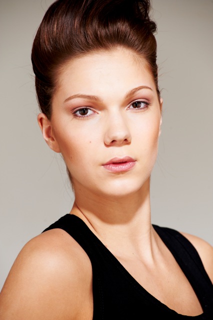 Female model photo shoot of Lauren Hynes Make-Up