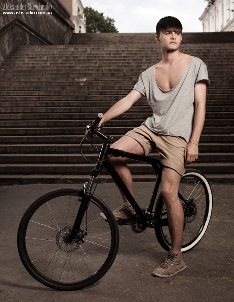 Male model photo shoot of Oleg Dickal