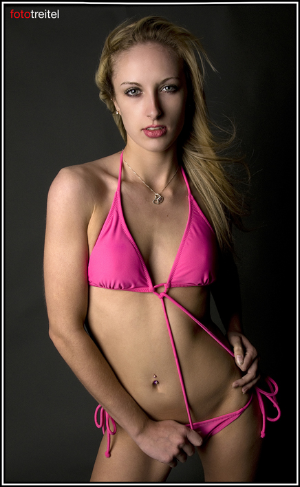 Female model photo shoot of Jessie Catherine James by fototreitel in Cincinnati, Oh