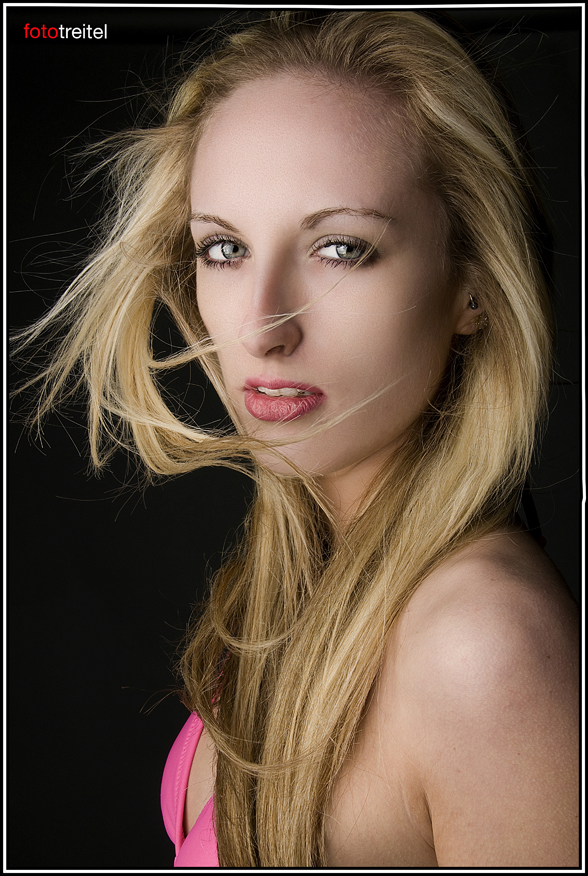 Female model photo shoot of Jessie Catherine James by fototreitel in Cincinnati, OH