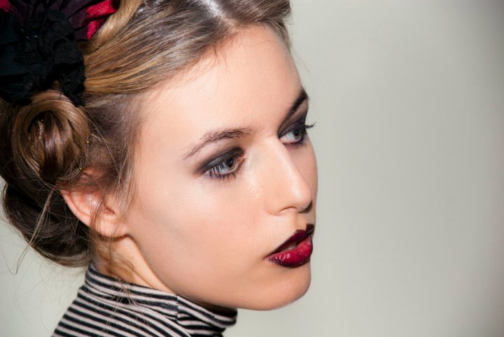 Female model photo shoot of Aleksandra Twiggy