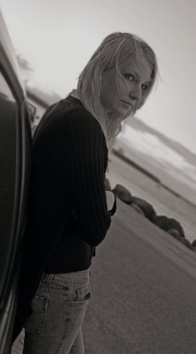 Female model photo shoot of Sarah Knights