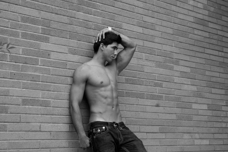 Male model photo shoot of Bryan Malakai