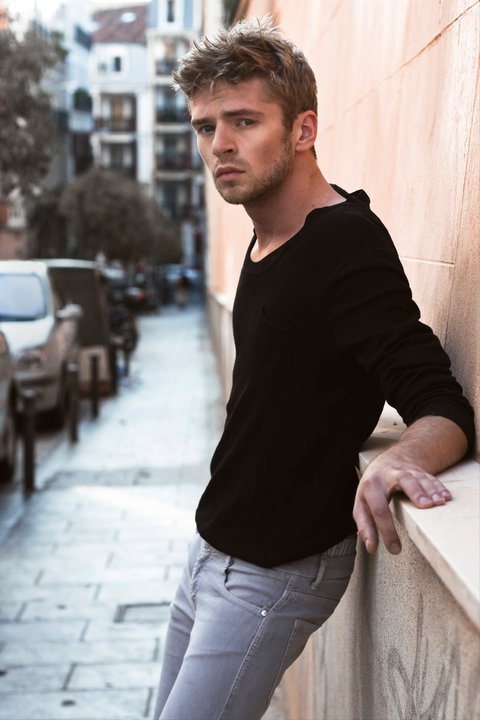 Male model photo shoot of Niels88 in Madrid 2011