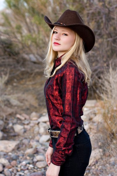 Female model photo shoot of Sunhilde  in Queen Creek, Arizona