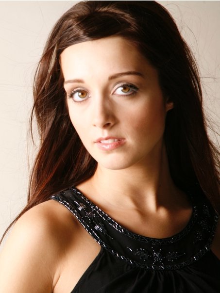 Female model photo shoot of Jess Lynne