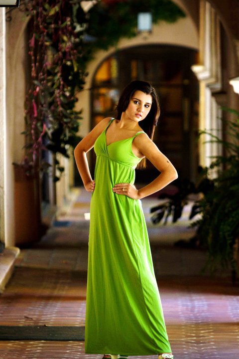 Female model photo shoot of Yesenia Lara