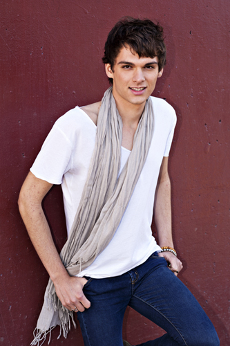 Male model photo shoot of Daniel Oliver