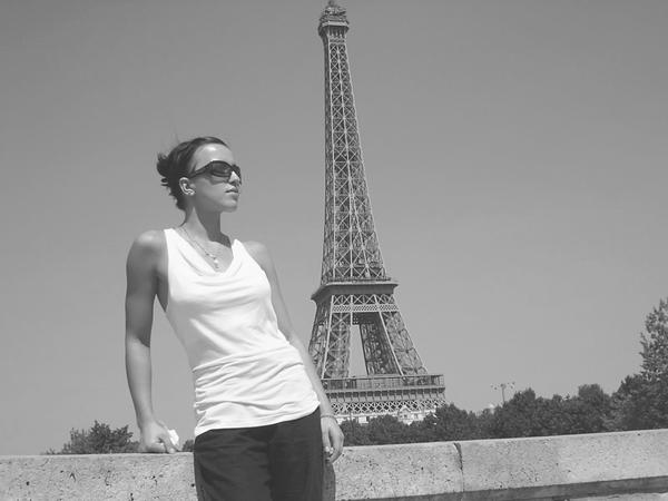 Female model photo shoot of Donnna in Paris