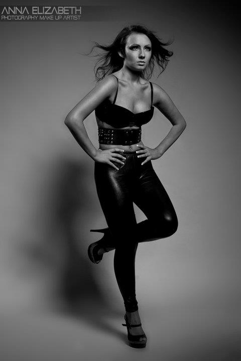 Female model photo shoot of Lucy Dixon