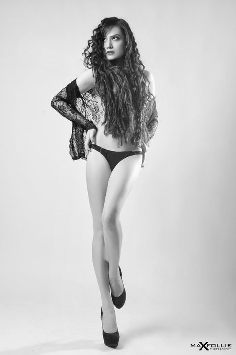Female model photo shoot of Mestizia