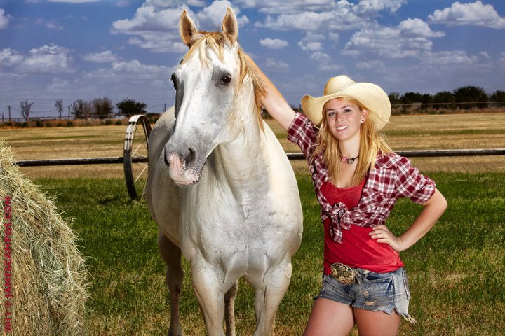 Female model photo shoot of Lexi Anne Rodeo in Gardendale,TX