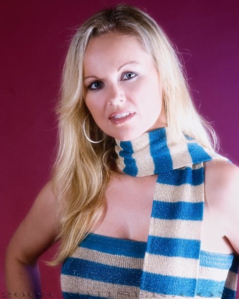 Female model photo shoot of Laura Hawkins