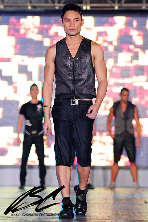 Male model photo shoot of Sean Kyle J in SMX Convention Center
