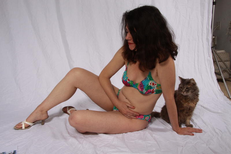 Female model photo shoot of jennifer Hope in at home