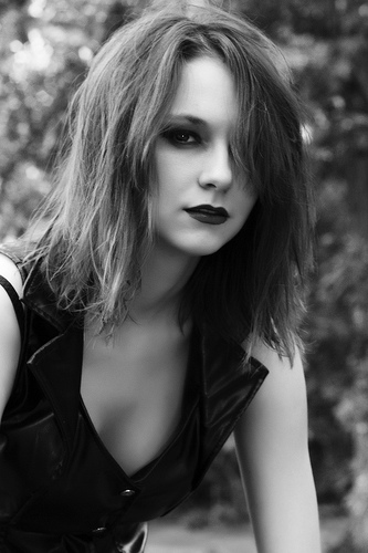 Female model photo shoot of Elizabeth Lynn Carr