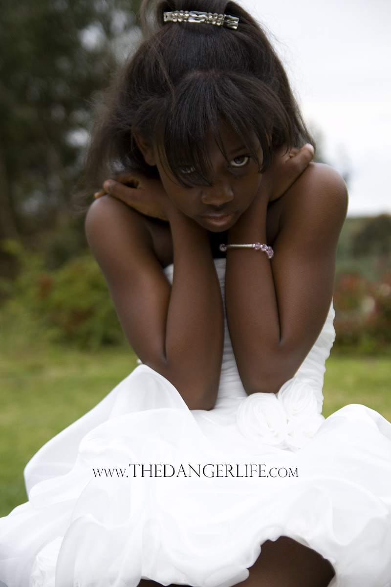 Female model photo shoot of DiDi Bell