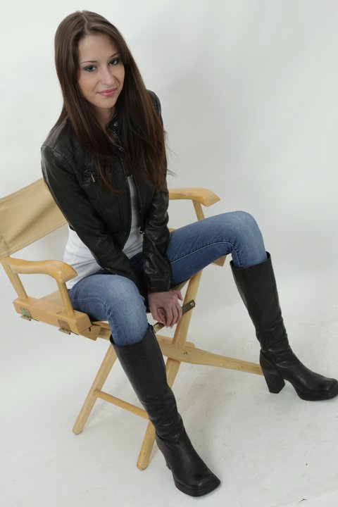 Female model photo shoot of ReneeMildred