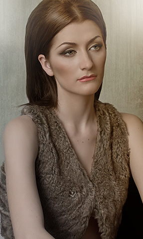 Female model photo shoot of Lidia Tarnavskaya