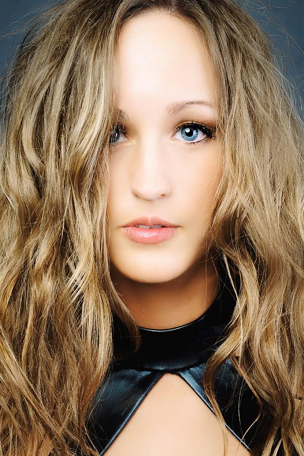 Female model photo shoot of Kristin Lanay