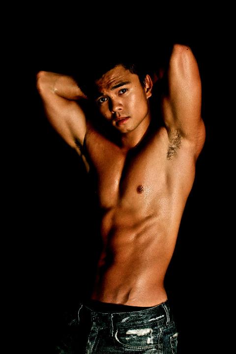 Male model photo shoot of Thinh in UT