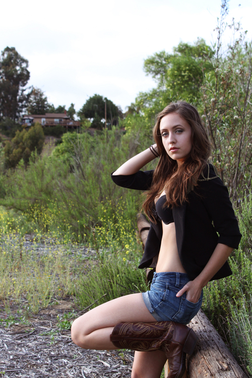Female model photo shoot of Anya Rene