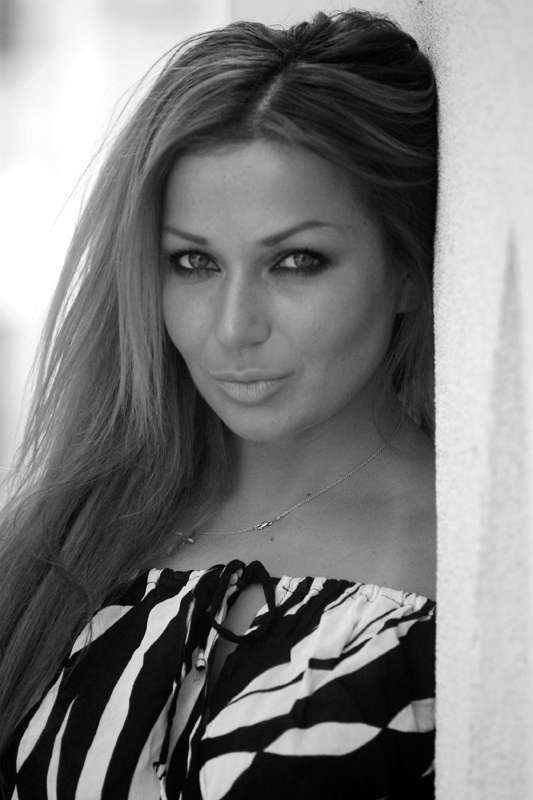 Female model photo shoot of Nastya Bauer