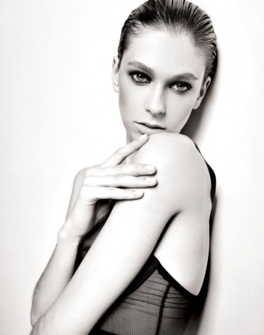 Female model photo shoot of Elena Musteata