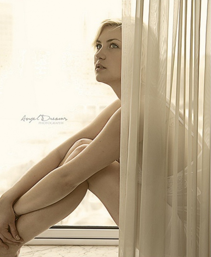 Female model photo shoot of Laura Anne Robins by Angel Dreams